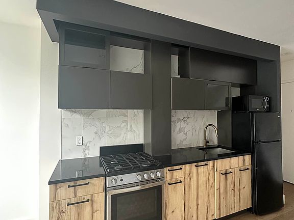 2nd image of 1052 Dean St #4N