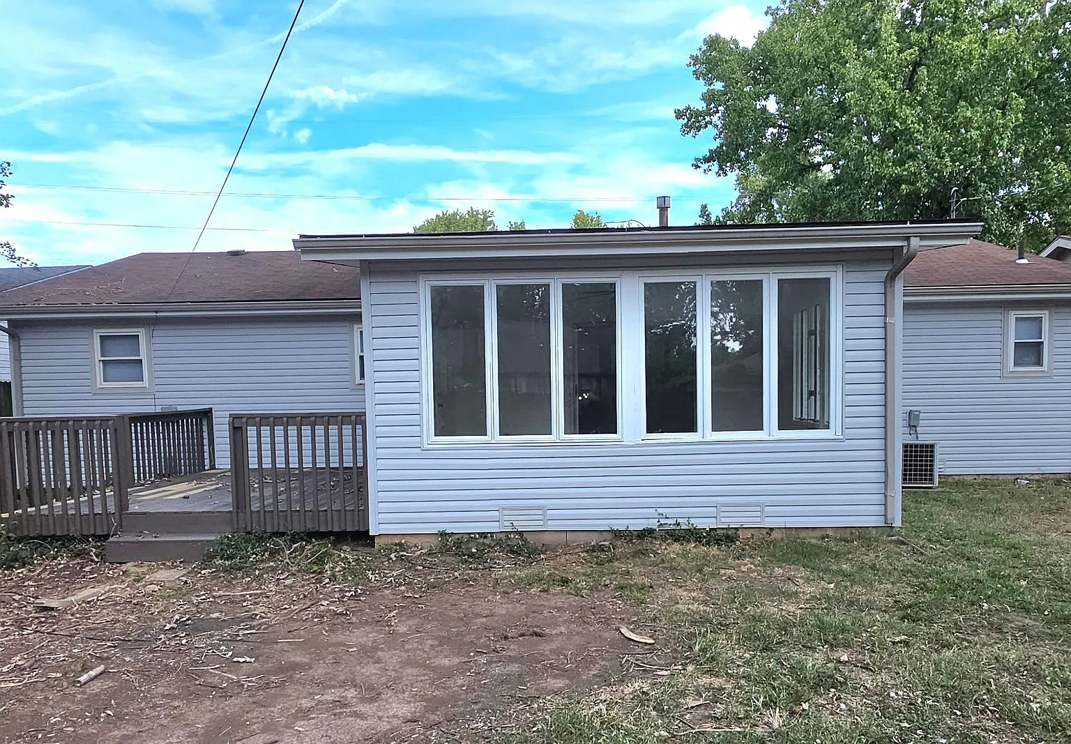 3 Bedroom home Close to Mall! $1395! — Photo 2