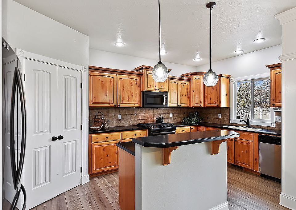 2nd image of 2260 W Kelly Creek Dr