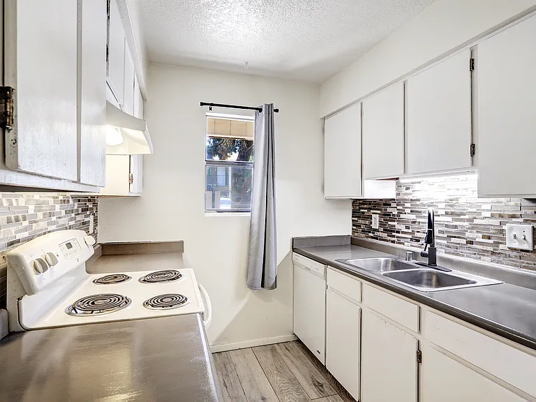 13515 Copper Ave NE #1 — Photo 2