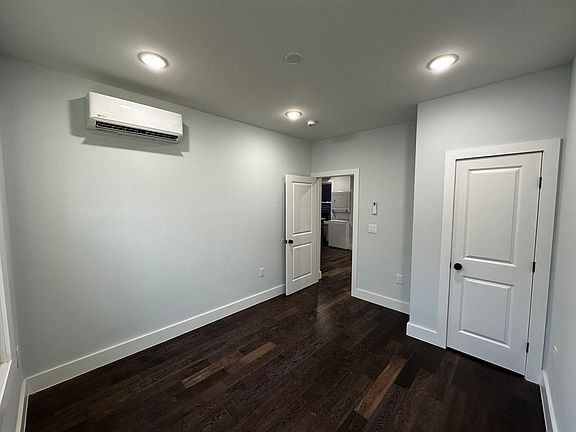 5th image of 21 Stagg St Floor 2