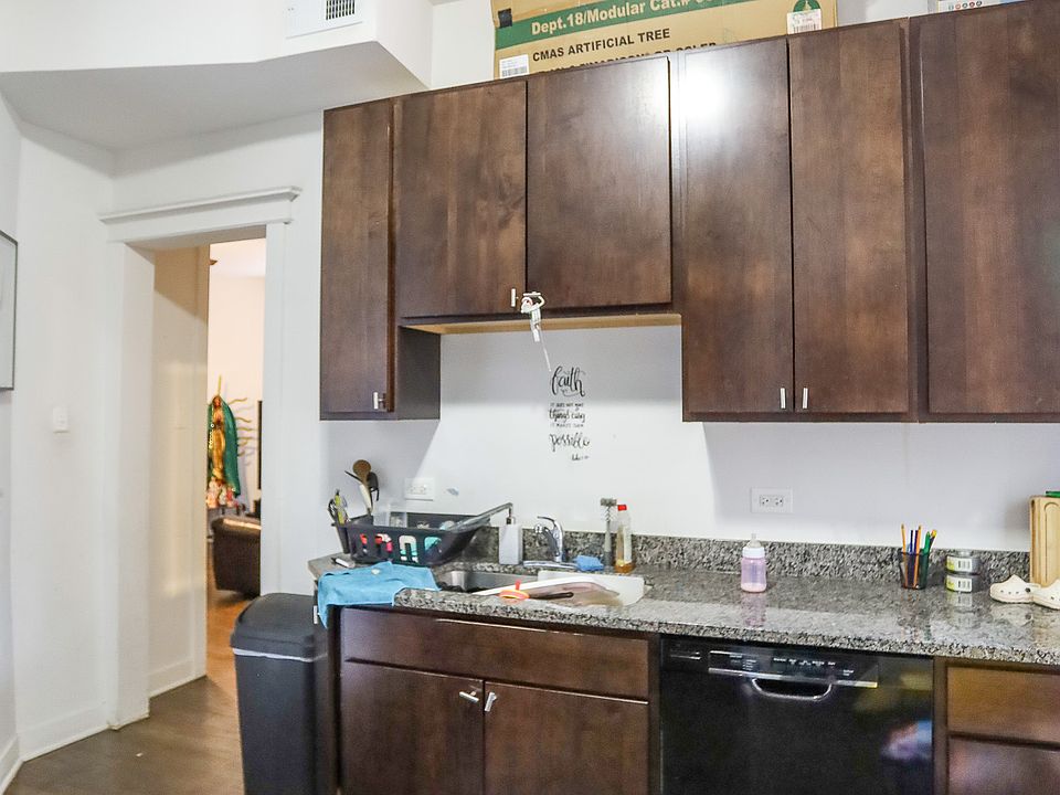 1st image of 5118 N Lincoln Ave #1F