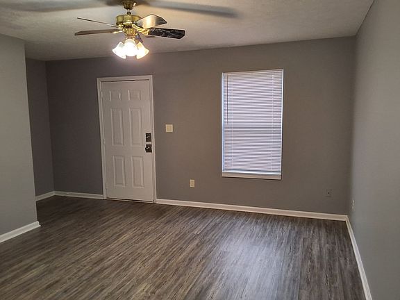 5th image of 1113 Crown Pointe Dr #A