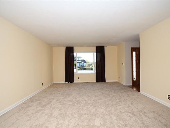 3rd image of 4648 Park Arcadia Dr