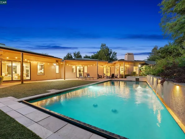 1 Gardiner Ct, Orinda, CA 94563
