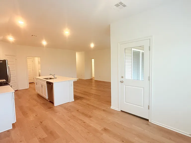 4005 Dutch Ln — Photo 8