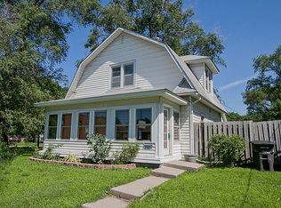 2504 E Walnut St, Des Moines, IA 50317