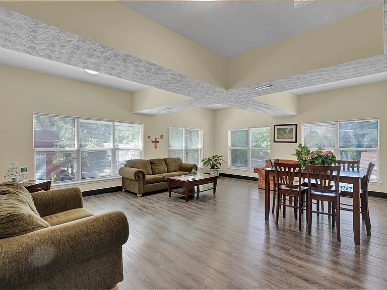 Rowan Place Apartments — Photo 8