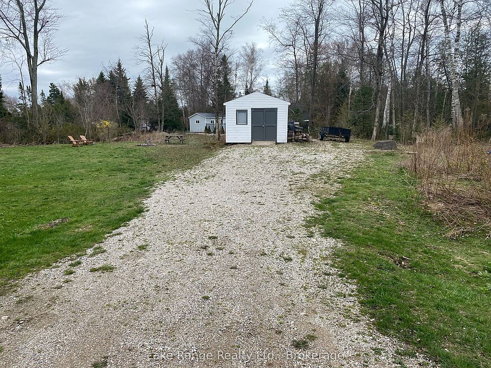 1st image of 319 Tyendinaga Rd