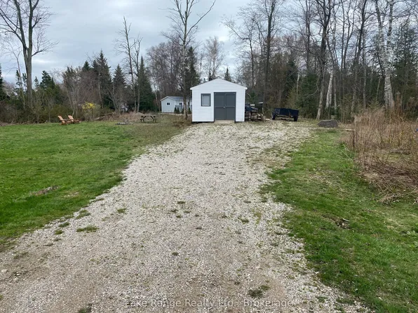 319 Tyendinaga Rd, Huron Kinloss, ON N2Z 2X3