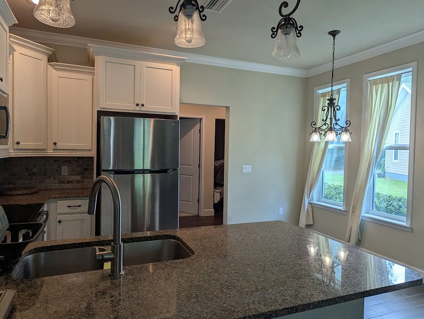 Townsend - 3 Bed 3 Bath Townhome — Photo 4
