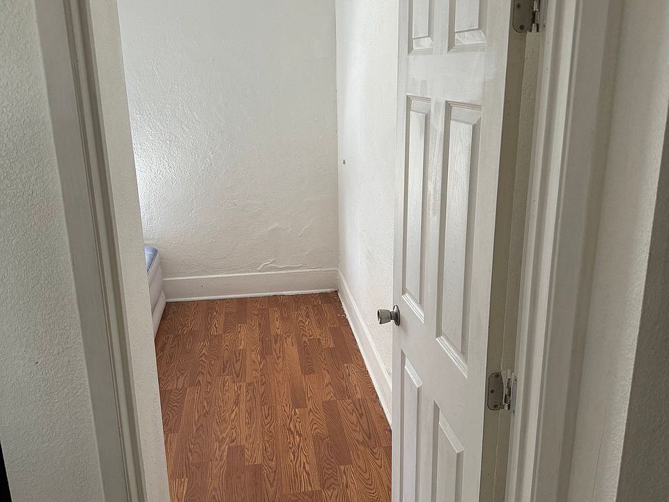 1st image of 3030 Clay Ave #3030