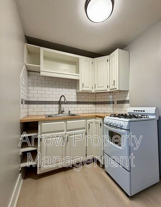 1st image of 2727 P St APT 3