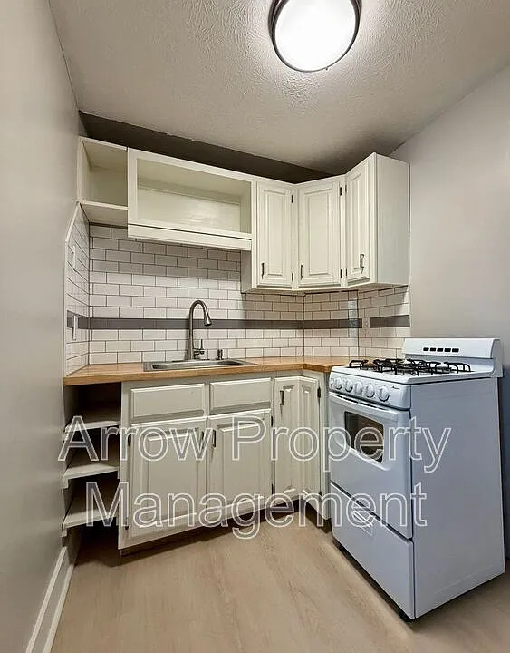 2727 P St #3