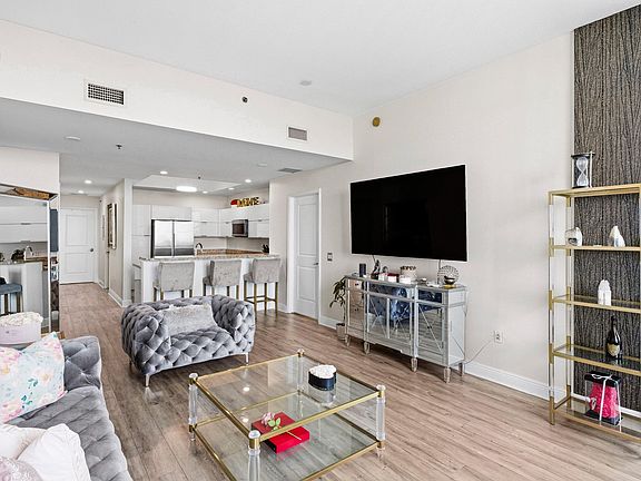 5th image of 2641 N Flamingo Road #2701n