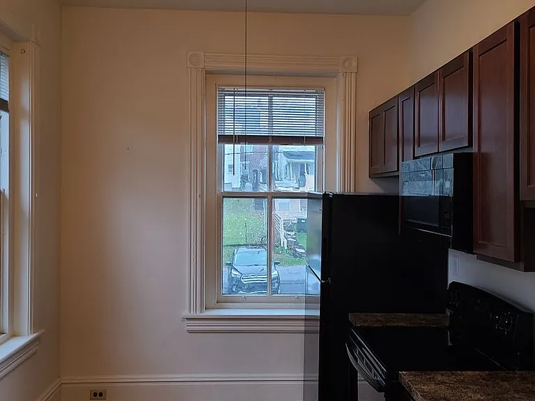 507 1st Ave — Photo 14