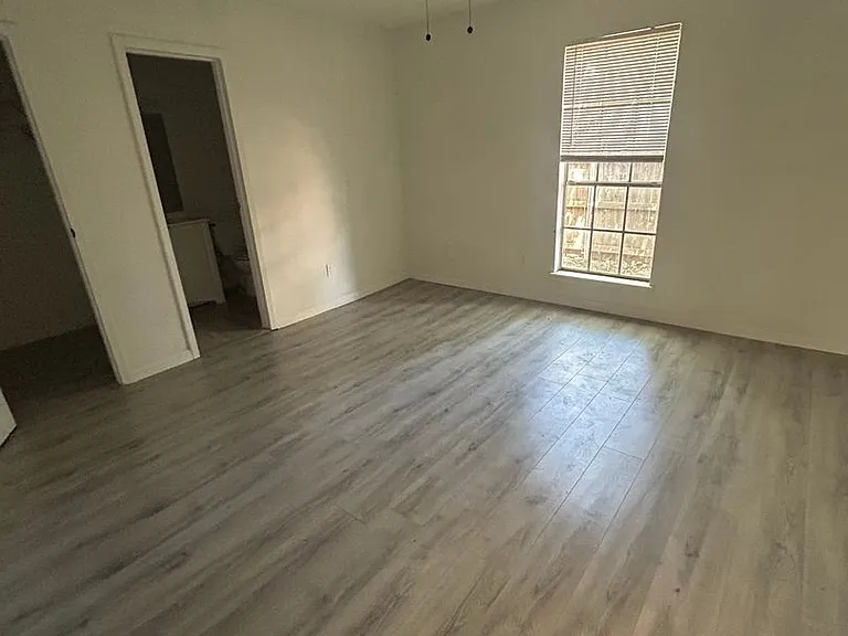 8216 Elkridge Ave — Photo 1