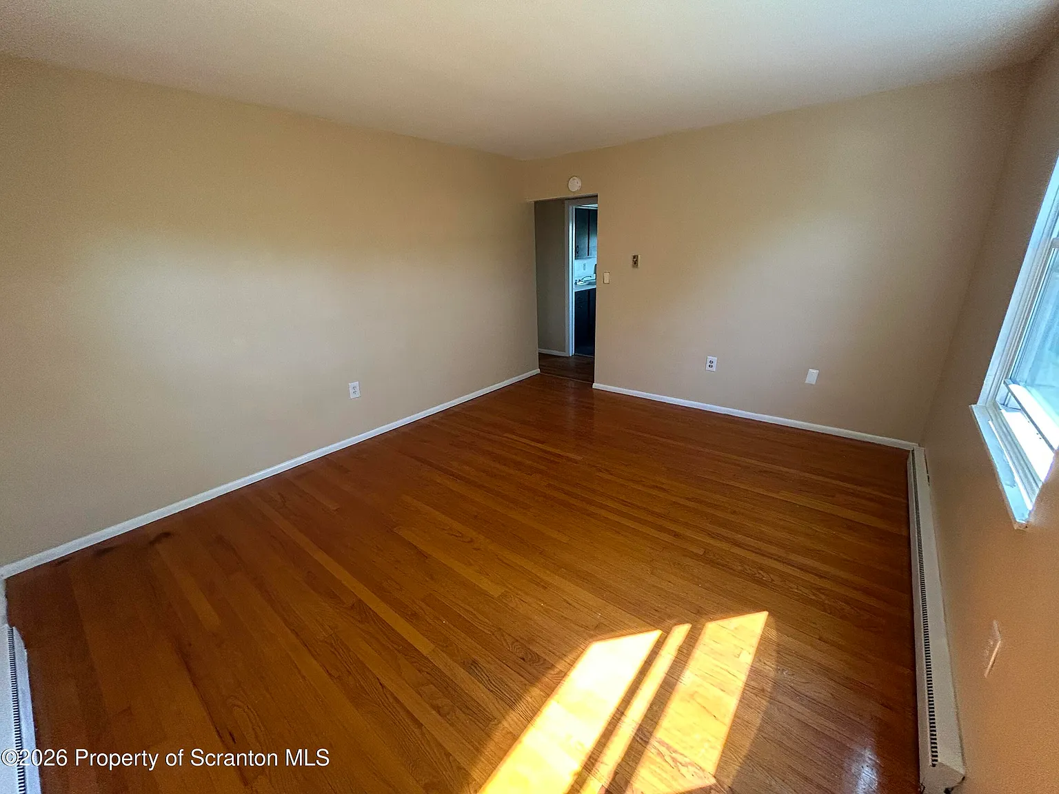 2 bed, 1.0 bath, 900 sqft, $1,200 — Photo 4