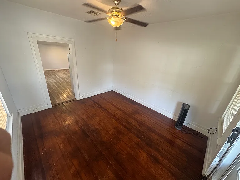 1711 Santa Barbara — Photo 2