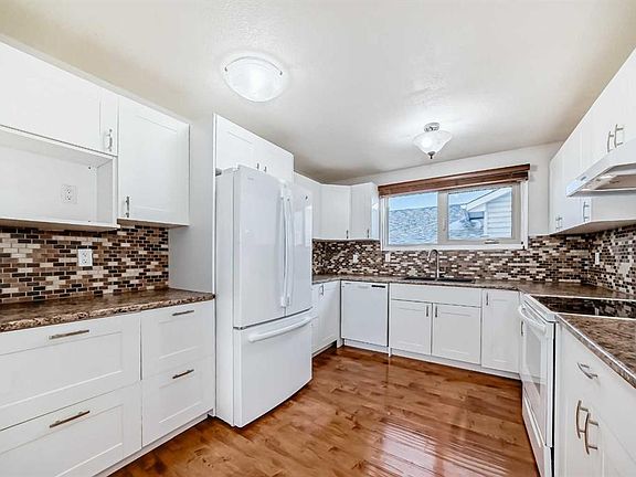 3rd image of 72 N Whitehaven Rd NE