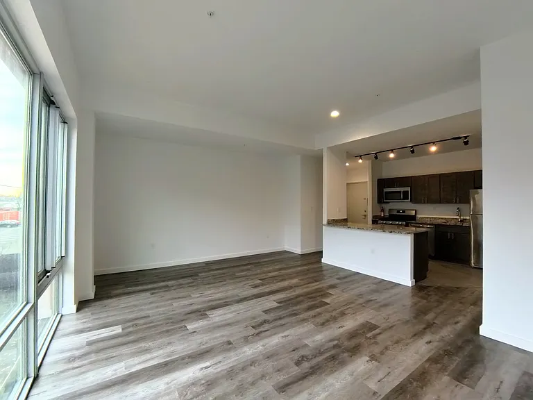 100 Evergreen Pl #4C — Photo 4