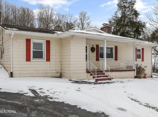 359 E Wolf Valley Rd, Heiskell, TN 37754