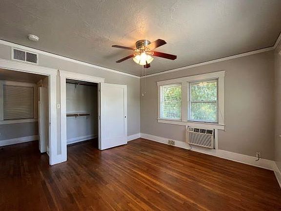 5th image of 2209 N Wishon Ave