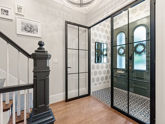 2nd image of 21 Rutland Sq