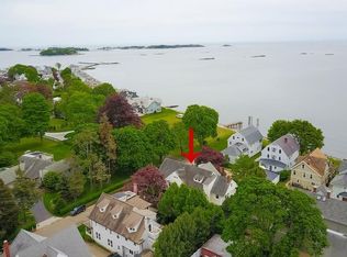 10 Halstead Ln, Branford, CT 06405