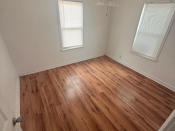 5th image of 4901 N Willow Ave