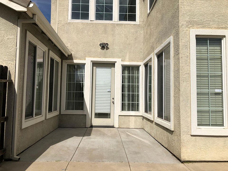 2nd image of 3806 Tern Ct