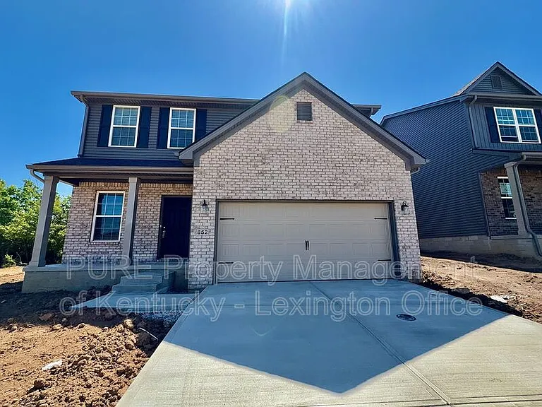 852 Halford Pl — Photo 3