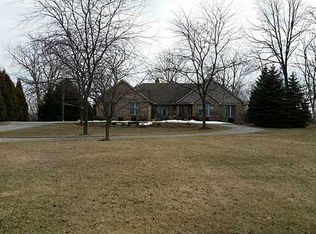 22718 Carter Rd, Bowling Green, OH 43402