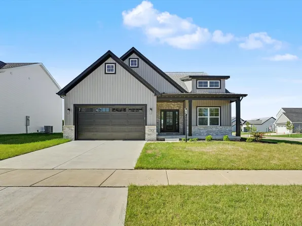 19 Meadow Dr, Monticello, IL 61856