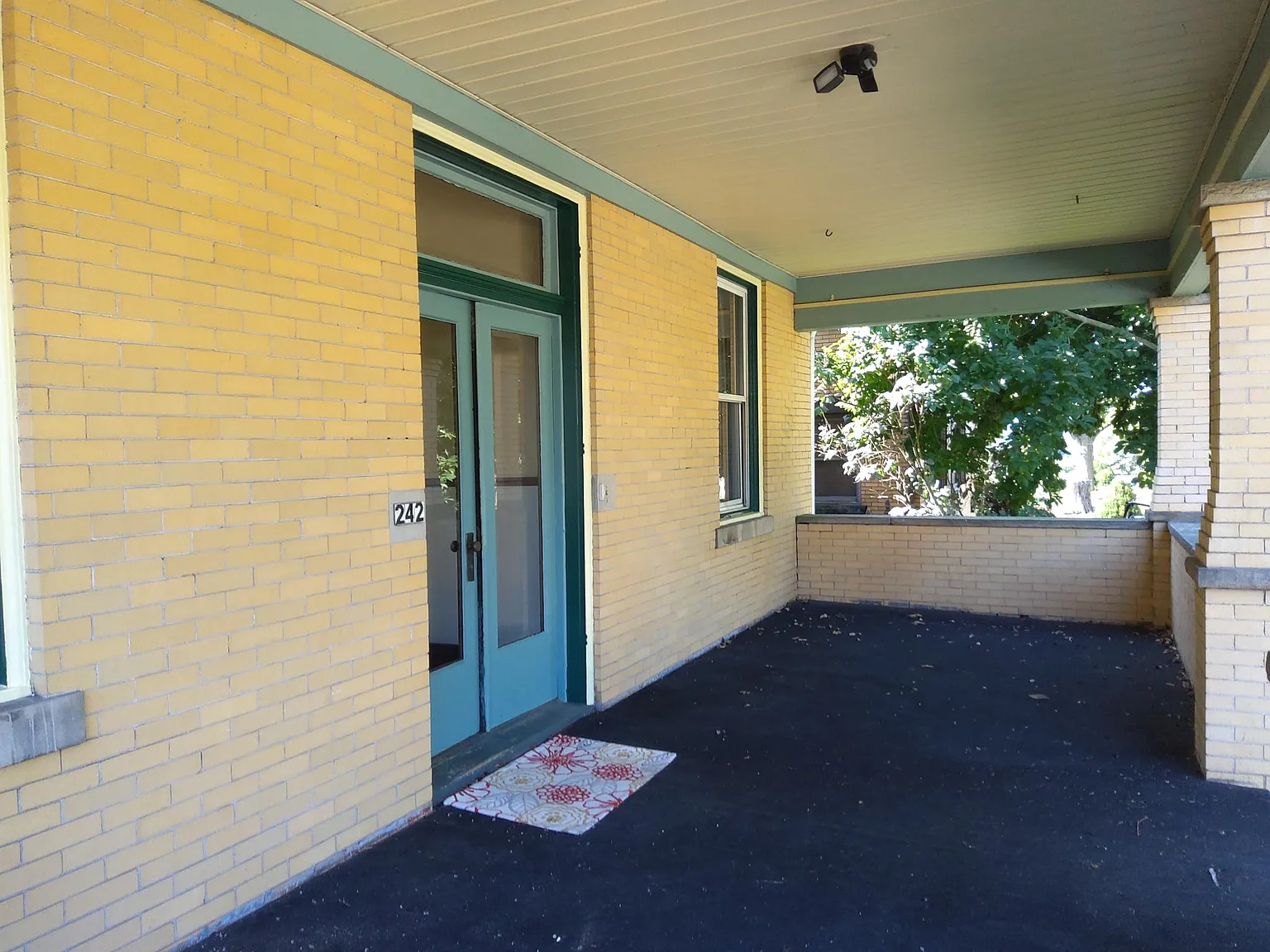 1 bed, $1,000 — Photo 2
