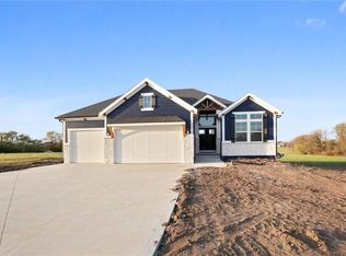 30303 Woodland Dr, Pleasant Hill, MO 64080