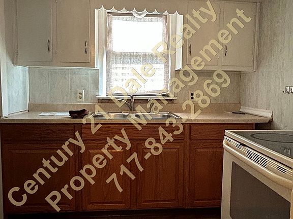 3rd image of 41 N Main St Floor 2
