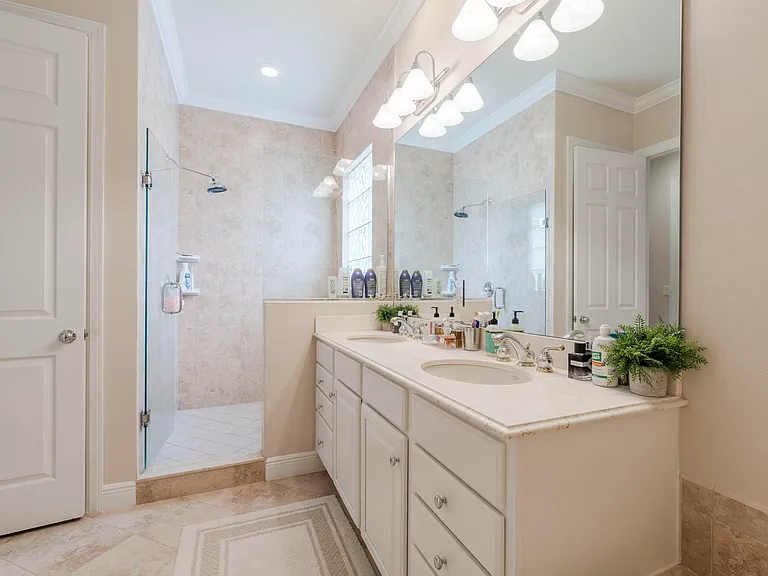106 Renaissance Dr — Photo 21
