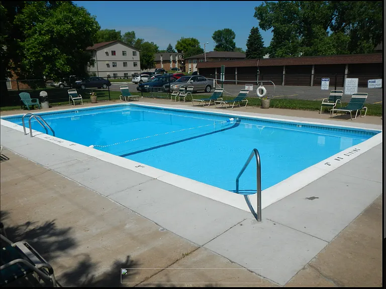 Woodlawn Terrace Apartments — Photo 5
