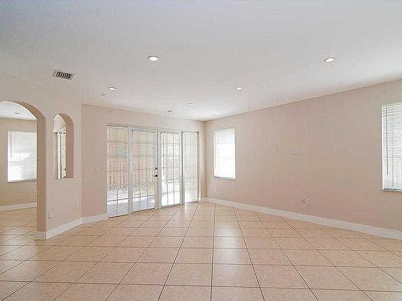 5th image of 11156 NW 79th Ln