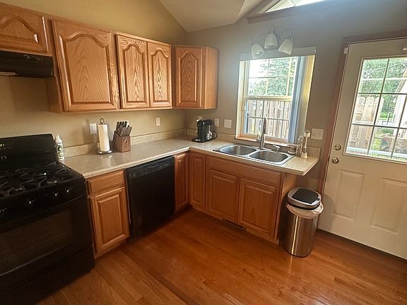 3rd image of 2492 W Branch Dr