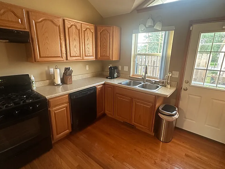 2492 W Branch Dr — Photo 3