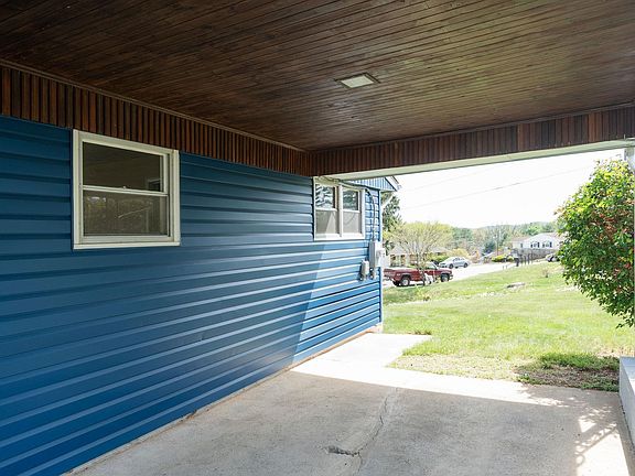 3rd image of 2522 S Sharlaine Dr