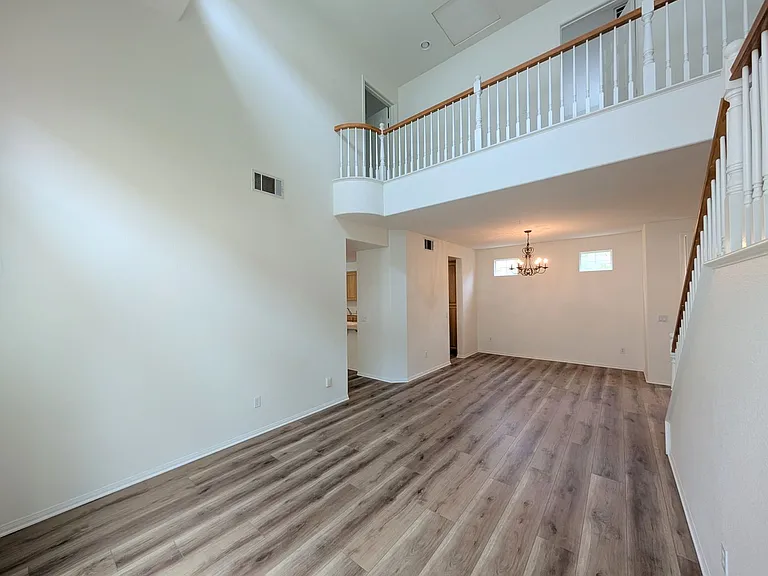 5571 Foxtail Loop — Photo 8