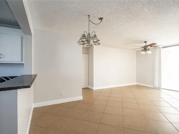 5701 Riverside Dr, Coral Springs, FL