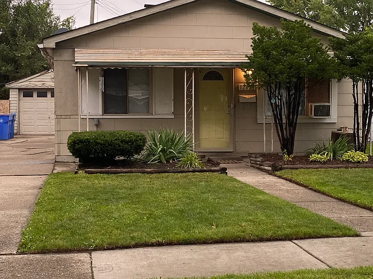 12433 Sidonie Ave — Photo 1