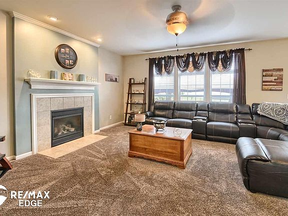 3rd image of 4071 Grand Oaks Ct
