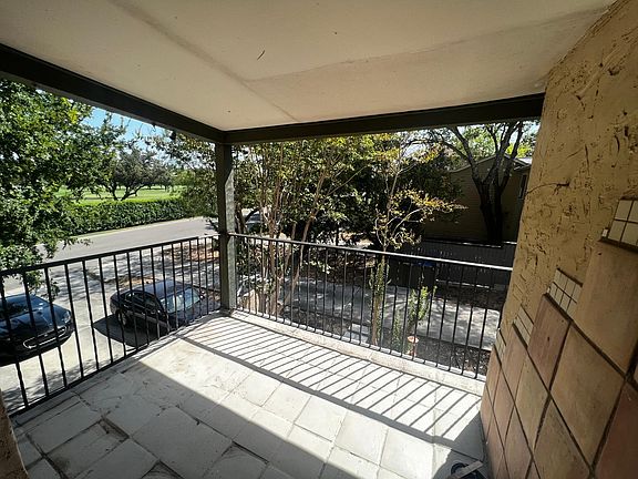 3rd image of 526 Pershing Ave #2