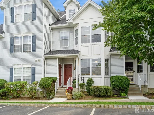 709 Blossom Cir, Dayton, NJ 08810