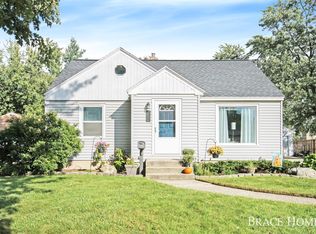 2726 Boulevard Dr SW, Wyoming, MI 49519